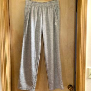 Adidas Sweatpants Basketball Exercise - Grey - men’s Medium - 2 front pockets
